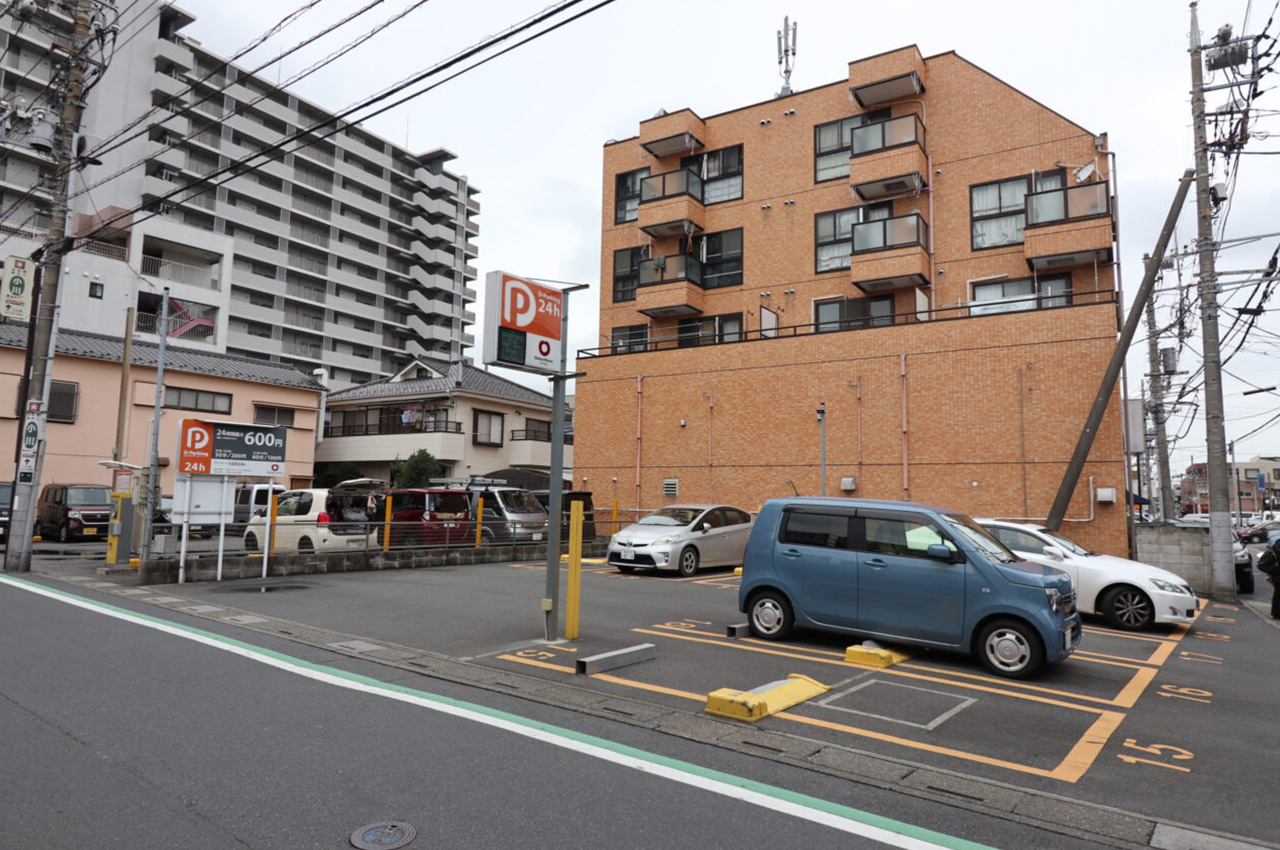 近隣のパーキング